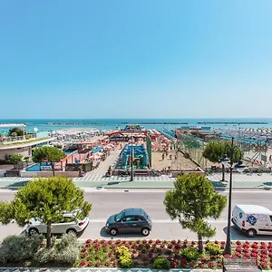 Elisabetta Frontemare , Cesenatico Italia